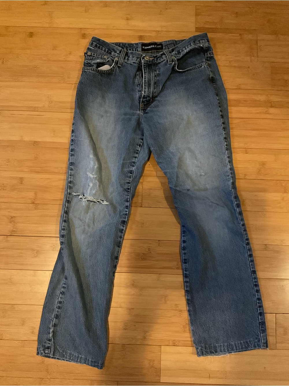 Women’s Distressed Jeans